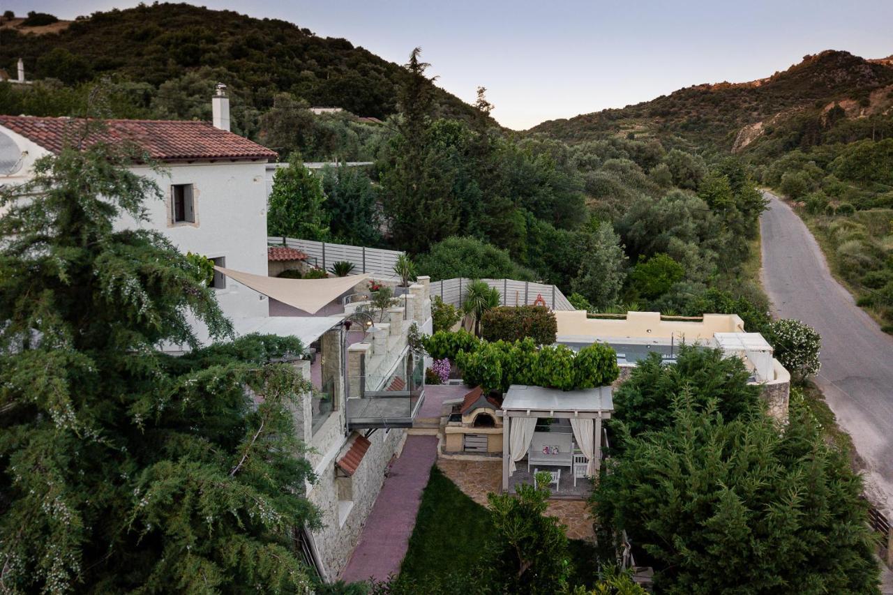 Verekinthos Villas - Pool, Hot Tub, Bbq, Kids Playground, Stunning Mountain Views Yerolákkos Exterior foto