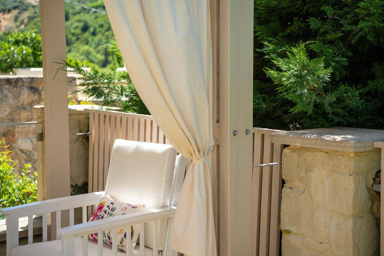 Verekinthos Villas - Pool, Hot Tub, Bbq, Kids Playground, Stunning Mountain Views Yerolákkos Exterior foto