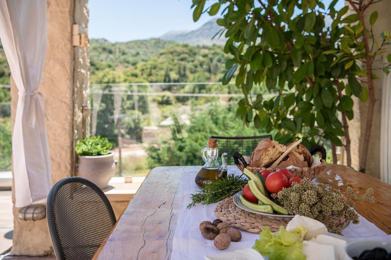 Verekinthos Villas - Pool, Hot Tub, Bbq, Kids Playground, Stunning Mountain Views Yerolákkos Exterior foto