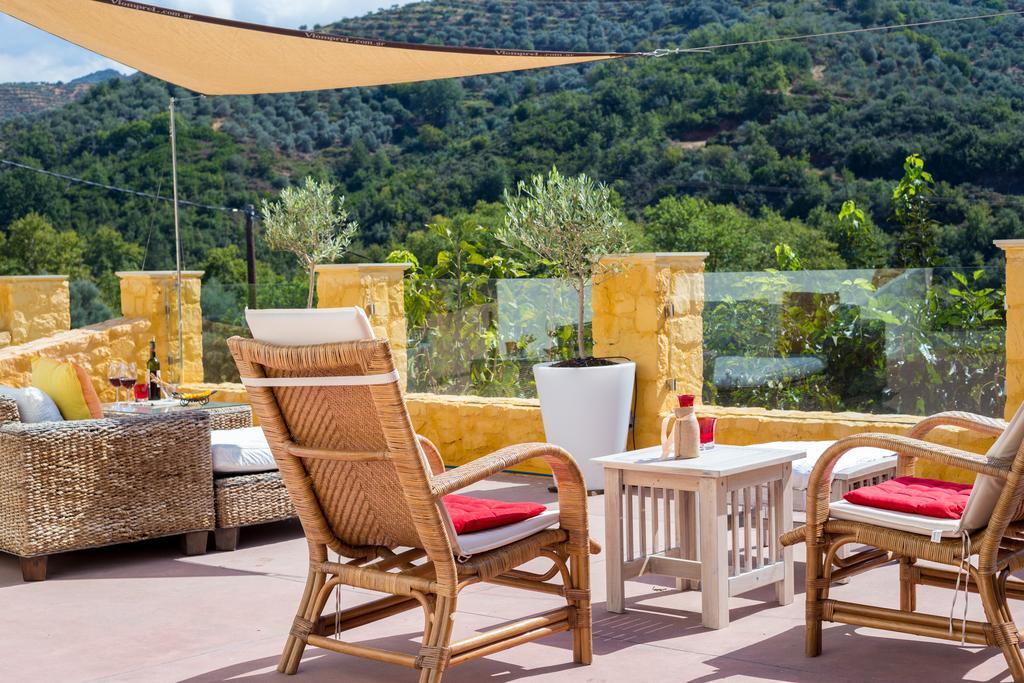 Verekinthos Villas - Pool, Hot Tub, Bbq, Kids Playground, Stunning Mountain Views Yerolákkos Exterior foto